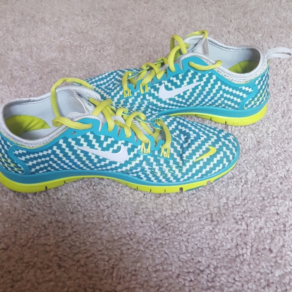 Shoes - Picture 4 of 8